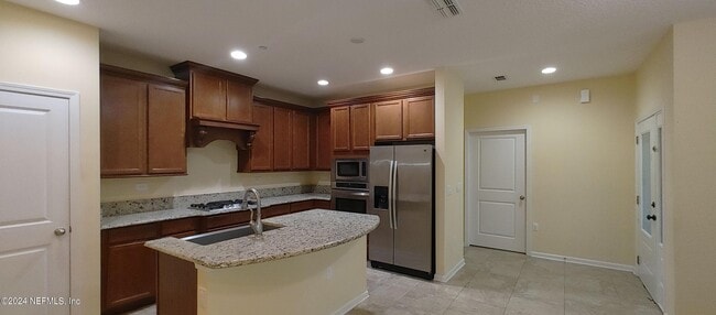Building Photo - 669 Coconut Palm Pkwy