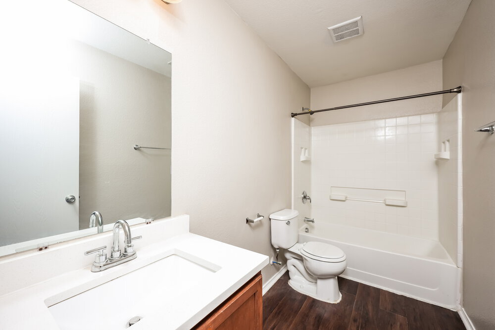 Building Photo - 533 Hearthstone Dr