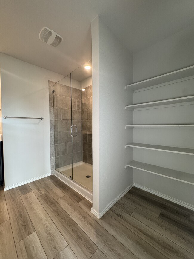 Building Photo - 7108 Gilbert Dr