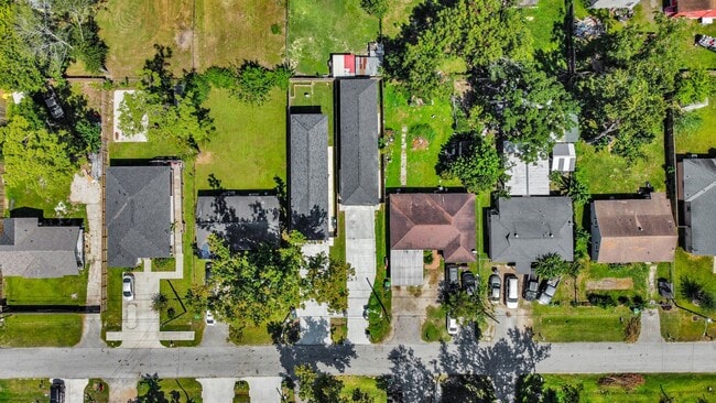 Building Photo - 8125 Laura Koppe Rd