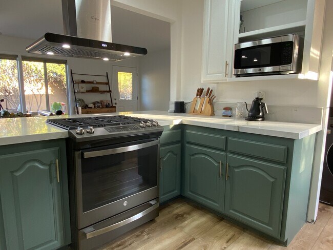 Building Photo - 11935 Sapota Dr