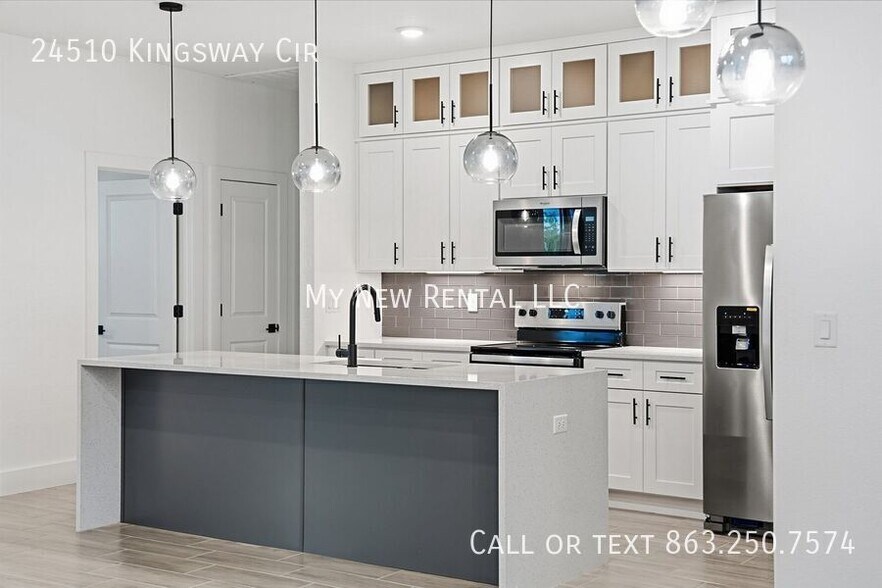 Building Photo - 24510 SW Kingsway Cir