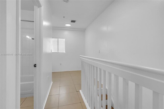 Building Photo - 928 SW 3rd St