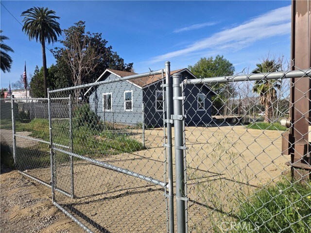 Building Photo - 577 W La Cadena Dr