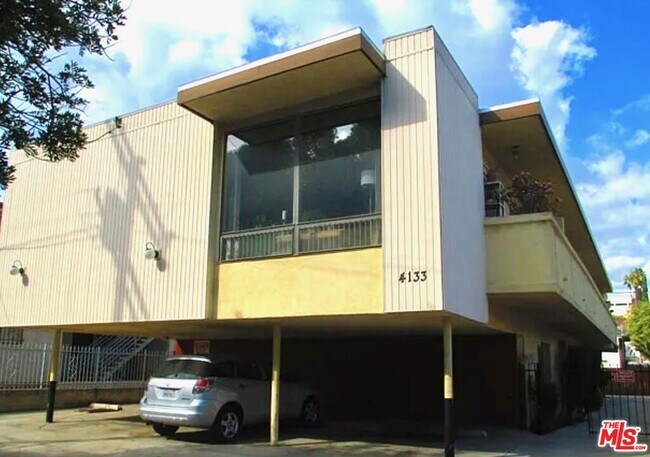 Primary Photo - 4133 Cumberland Ave
