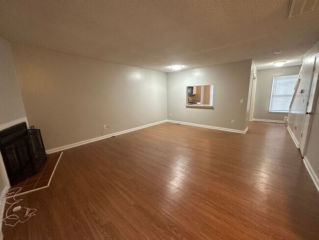 Building Photo - 5907 Dixon Dr