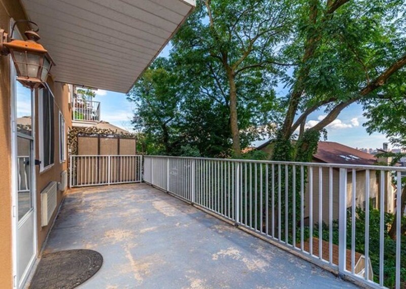 Building Photo - 10 Palisade Ave