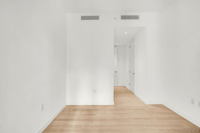 Building Photo - 138 E 50th St