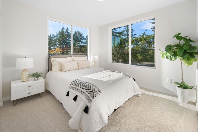 Building Photo - Modern Townhome in Licton Springs – Rooftop Deck & Stylish Living!