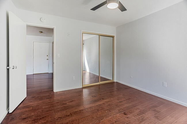 Building Photo - 363 Eden Roc Dr