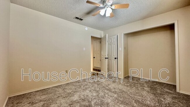 Building Photo - 6814 Hyden Ave
