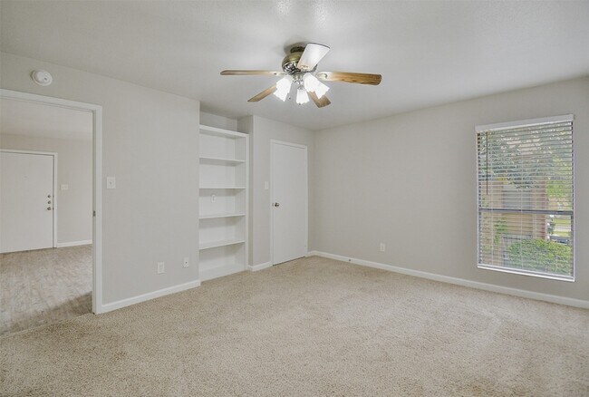 Building Photo - 12955 Woodforest Blvd