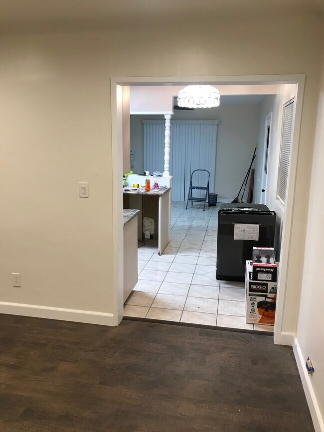 Building Photo - 3209 W 153rd St