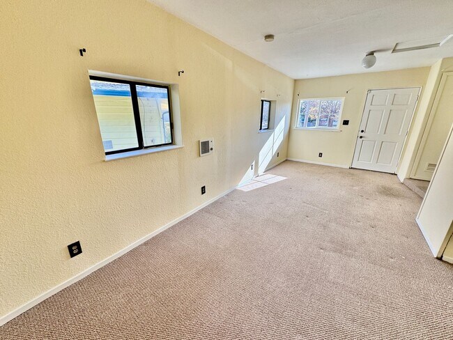 Building Photo - 4367 Nelson Dr