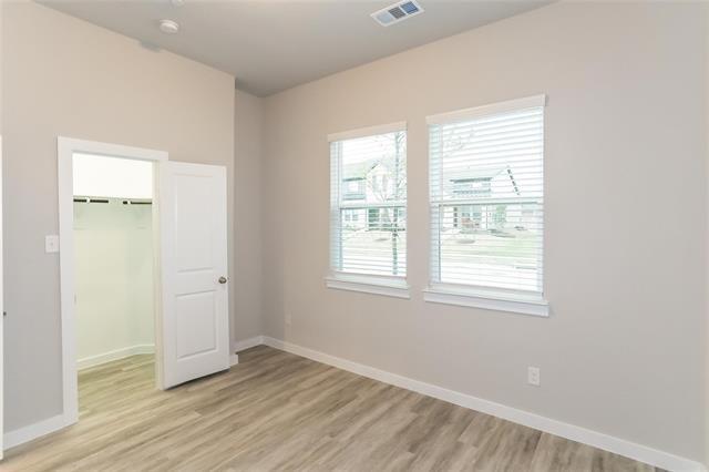 Building Photo - 1336 Creekbank Dr