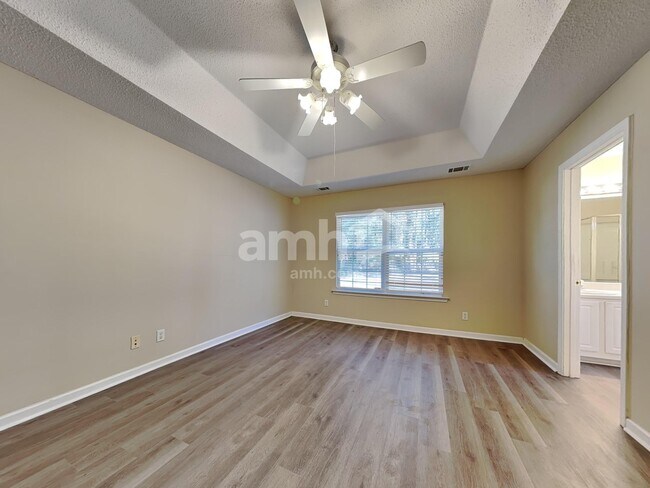 Building Photo - 263 Silver Brook Cir