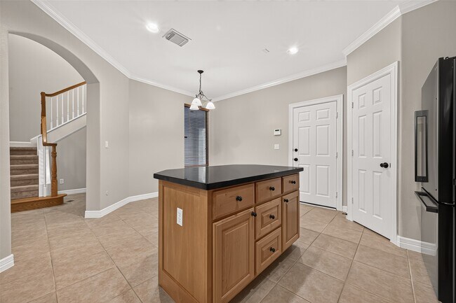 Building Photo - 4307 Lake Walk Ct