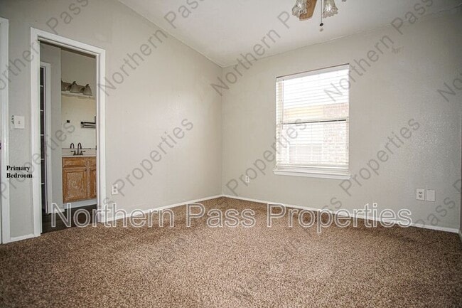 Building Photo - 1686 St Stephen Pl