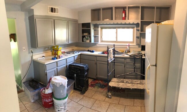 Building Photo - 162 Armour St