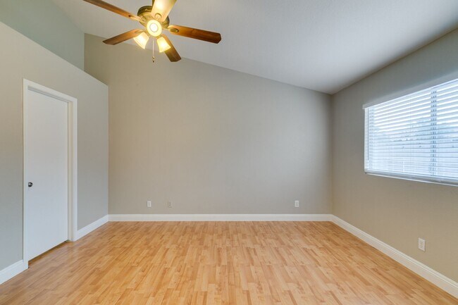 Building Photo - 437 Waterwheel Falls Dr