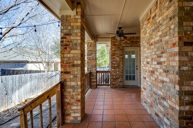 Building Photo - 2916 Alsatia Dr