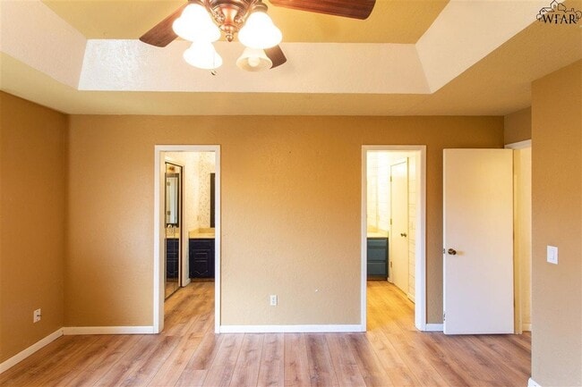Building Photo - 4614 Spring Shadow Dr
