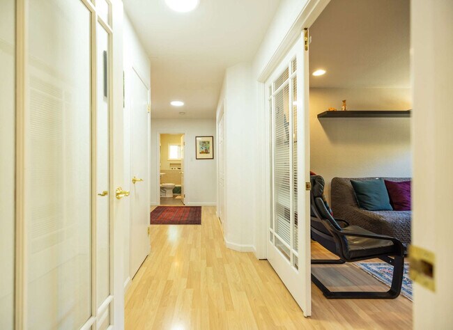 Building Photo - 611 Rheem Blvd