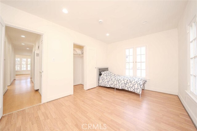 Building Photo - 736 S Gramercy Dr