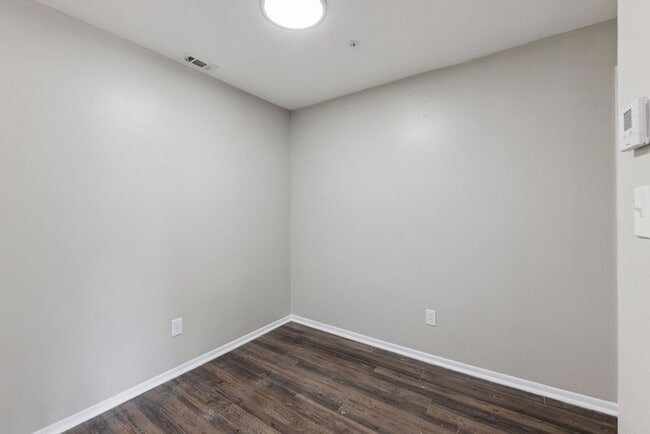 Building Photo - Newly Renovated Ground Floor Condo in Gated Altamonte Springs Community!