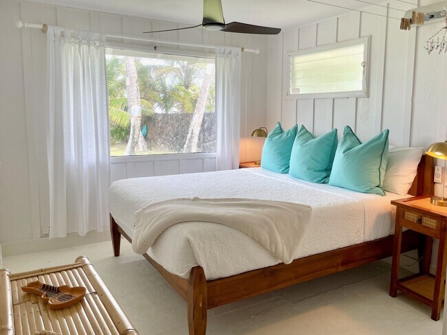 Building Photo - Peaceful Oceanfront Home Near Downtown Kai...