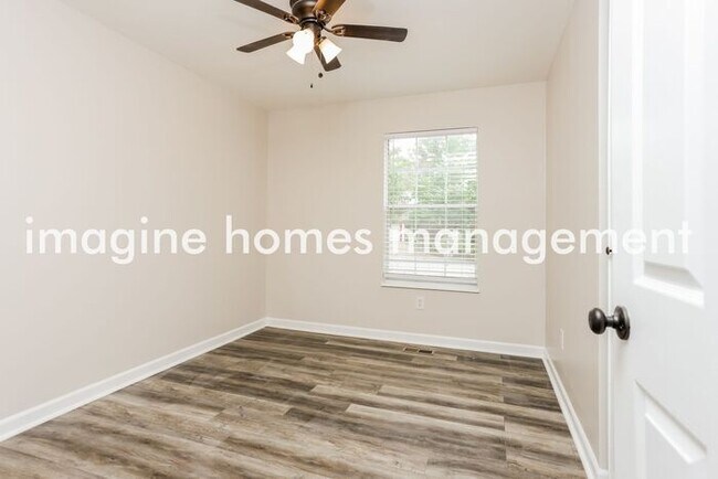 Building Photo - Lovely, renovated 3 bedroom home in Ballwin