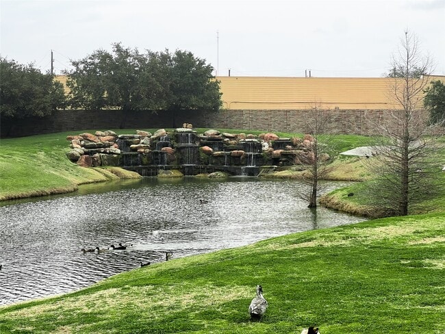 Building Photo - 10838 Waterfern Ct