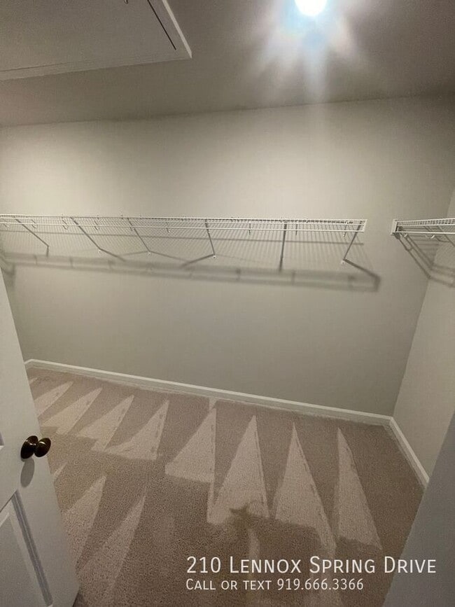 Building Photo - 210 Lennox Spring Dr