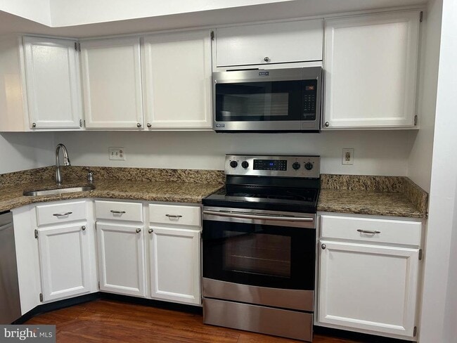 Building Photo - 1307 N Glen Dr