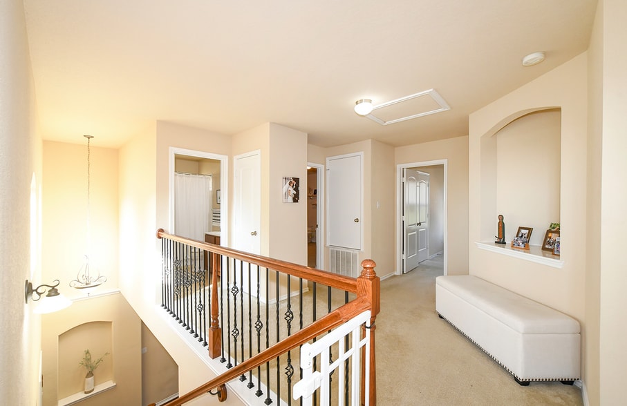 Building Photo - 1119 Pinnacle Falls