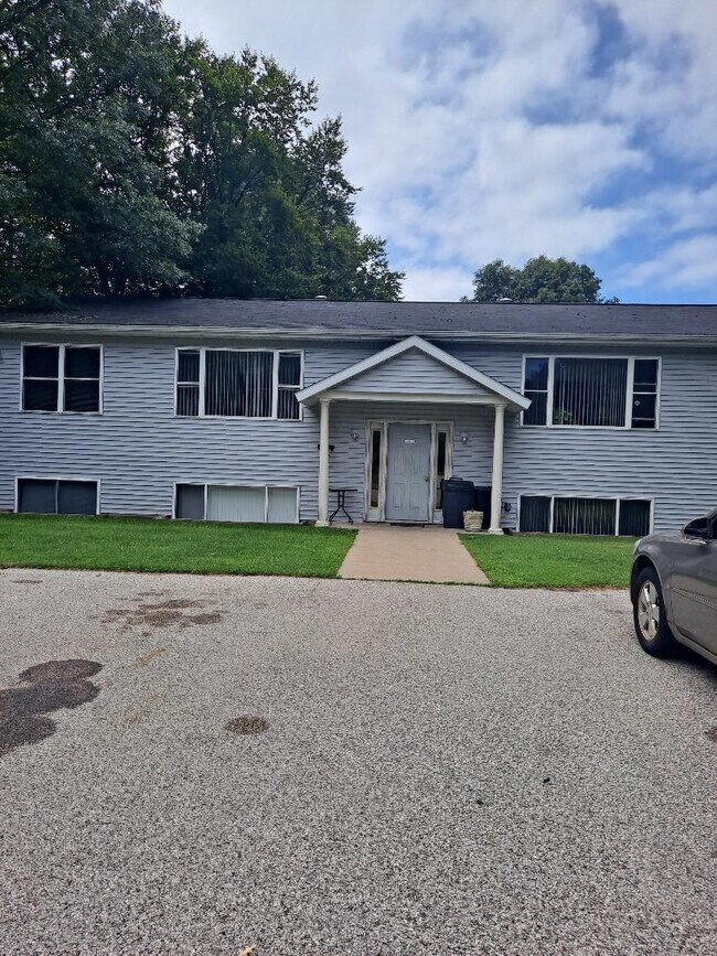 5727 W Barton St 5727 W Barton St Ludington MI 49431 Apartment Finder