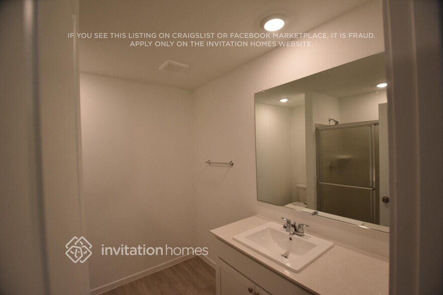 Building Photo - 5105 Hidden Treasure Ln