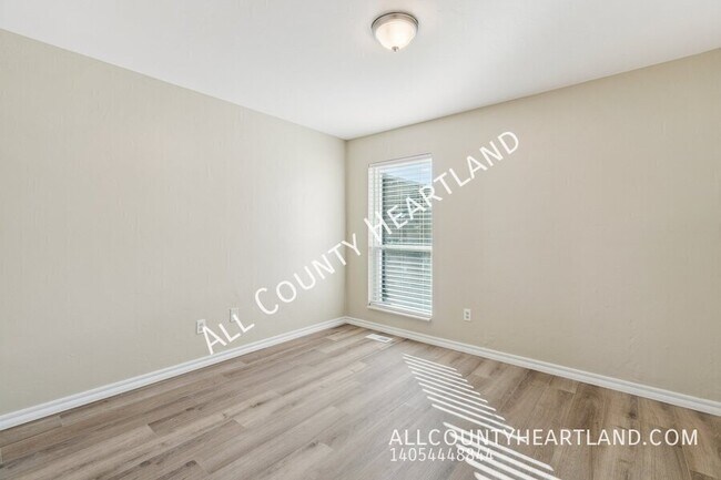 Building Photo - 3209 Castle Rock Rd