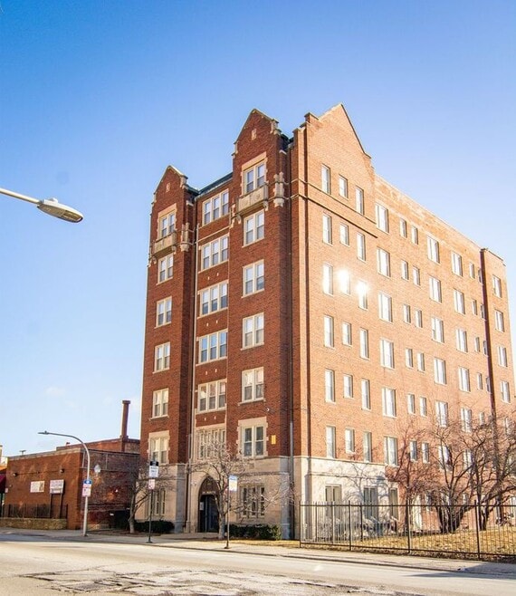 Building Photo - 7147 S Jeffery Blvd