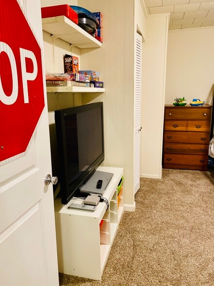 Kids room - 8531 Pine Lake Rd