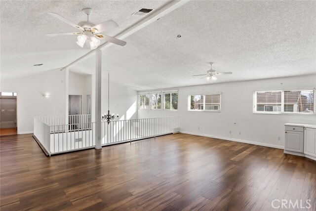 Building Photo - 23850 Vía Jacara