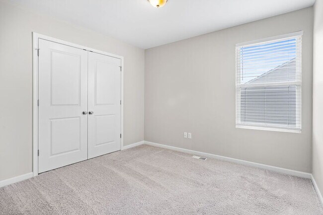 Building Photo - 8684 E Park Ridge Cir