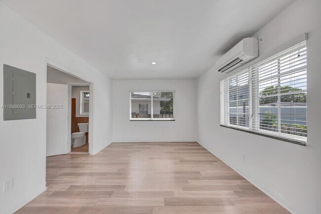 Building Photo - 570 NE 68th St