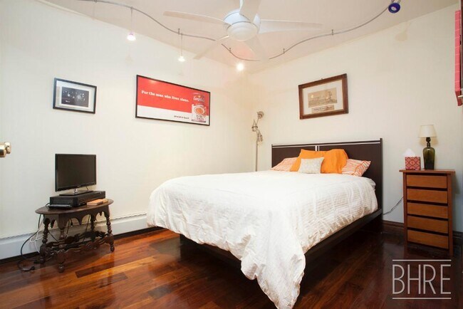 Building Photo - LOVELY CARRIAGE HOUSE IN PRIME CARROLL GAR...