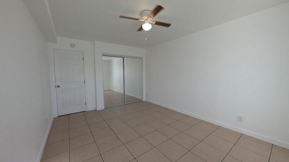 Building Photo - 1422 Peckham St