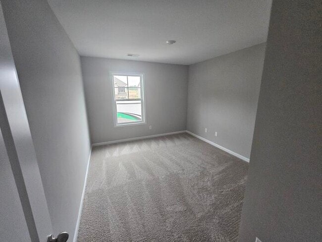 Building Photo - 1 year old 5 bedroom home w community pool!