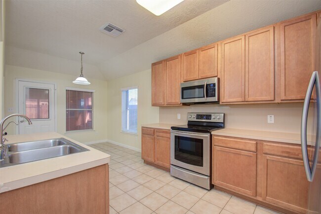 Building Photo - 14903 Lanai Dr