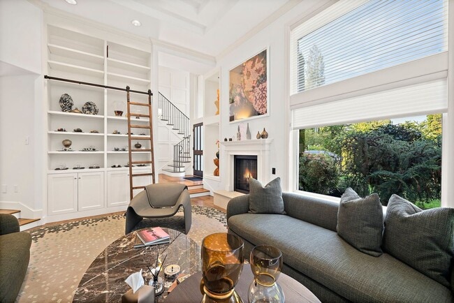 Building Photo - 4Bd/4.5Ba Medina House