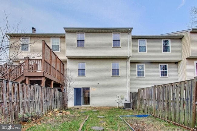 Building Photo - 18 Indian Hills Ct