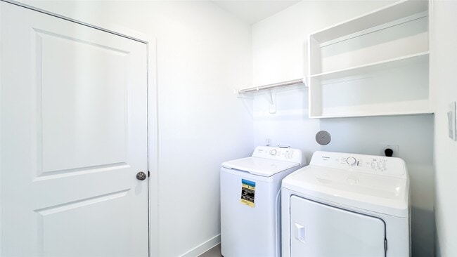 Building Photo - 27043 Blue Pool Dr